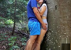 Amateur couple have fun in nature -picknik sex tape