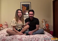 Susy and her boyfriend spend confinement having sex