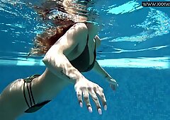 Tiffany tatum shows hot cú debaixo de água